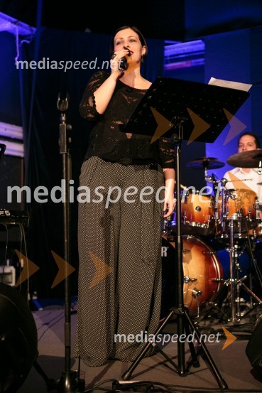  Nuška Drašček, pevkaOutstanding 2015, podelitev nagrad