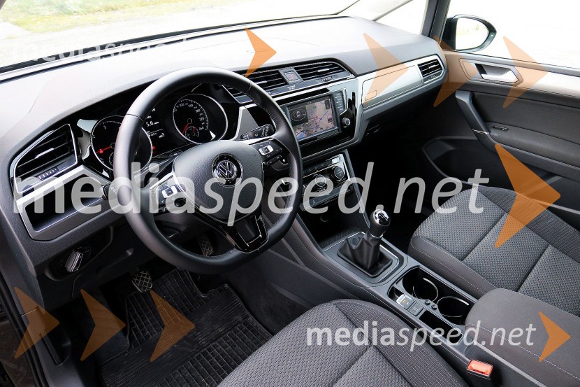 Volkswagen Touran 1.6 TDI Comfortline, notranjostVolkswagen Touran 1.6 TDI Comfortline, mediaspeed test