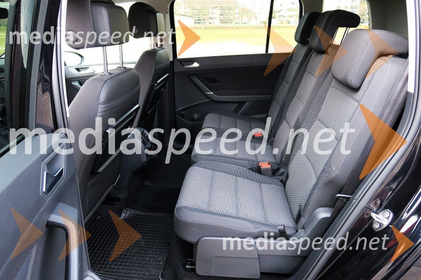 Volkswagen Touran 1.6 TDI Comfortline, prostora je dovolj tudi na zadnji klopiVolkswagen Touran 1.6 TDI Comfortline, mediaspeed test