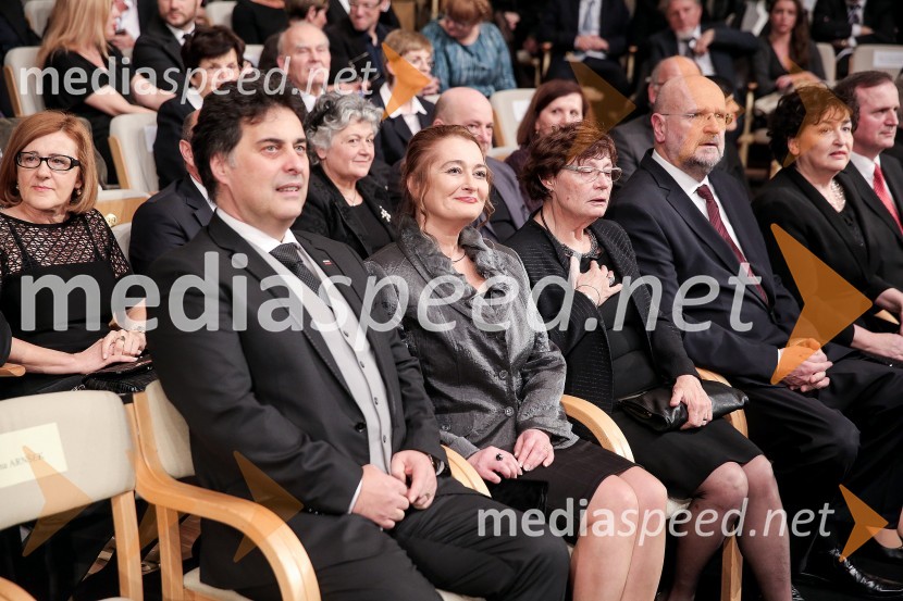  Mitja Bervar, predsednik Državnega sveta Republike Slovenije;  Sonja Kralj Bervar;  ... ;  Branko Masleša, predsednik Vrhovnega sodišča Republike SlovenijeDržavna proslava ob slovenskem kulturnem prazniku in podelitev Prešernovih nagrad