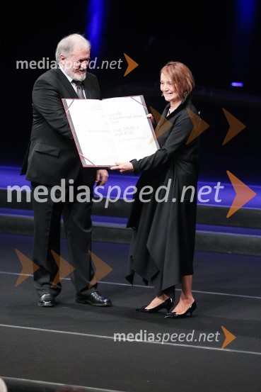 prof. dr. Janez Bogataj, etnolog;  Mojca Smerdu, kiparkaDržavna proslava ob slovenskem kulturnem prazniku in podelitev Prešernovih nagrad