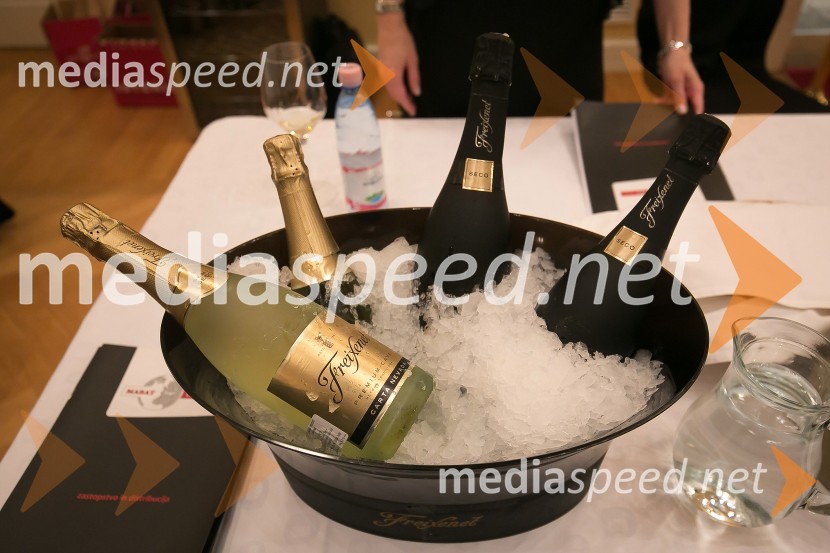 3. Salon penečih vin3. Salon penečih vin