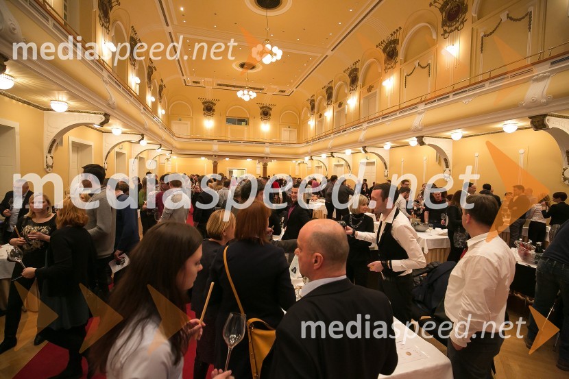 3. Salon penečih vin3. Salon penečih vin