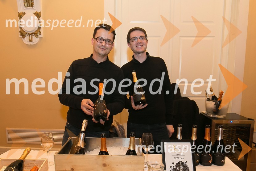  ... ;  Urh  Jakop, Dveri Pax3. Salon penečih vin