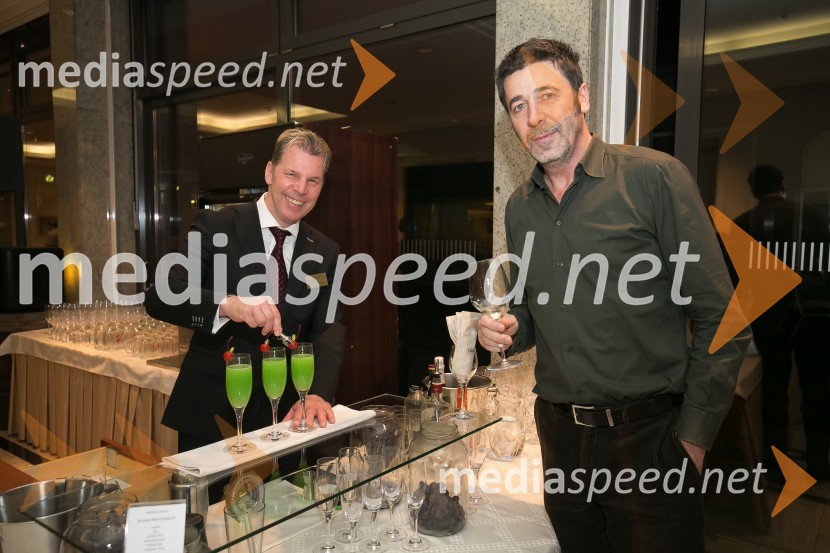  Aleš Ogrin, barman;  Franci Kek, slovenski režiser, producent, igralec, politik ter košarkar3. Salon penečih vin