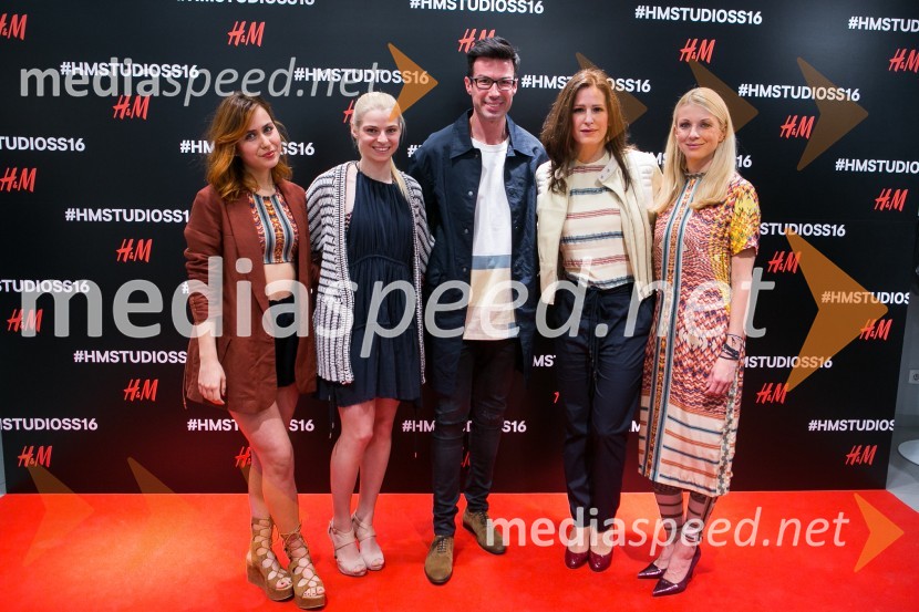  Demetra Malalan, pevka;  Špela Rogelj, smučarska skakalka;  Danilo Drobnjak, vodja odnosov z javnostmi H&M;  Manca Izmajlova, pevka;  Tjaša  Železnik, igralkaH&M studio S/S 2016, predstavitev kolekcije z znanimi Slovenci