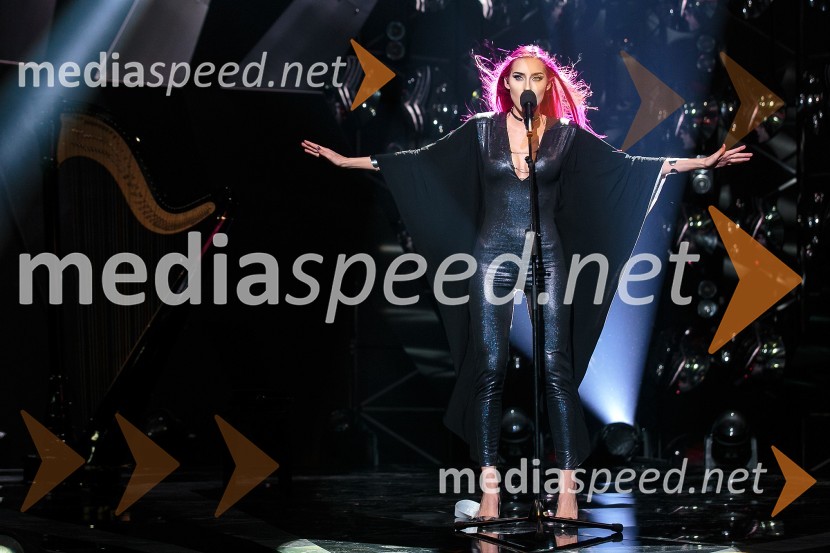  Sara Briški Cirman - Raiven, pevka, harfistka, RaivenEMA 2016: Zmagovalka je ManuElla