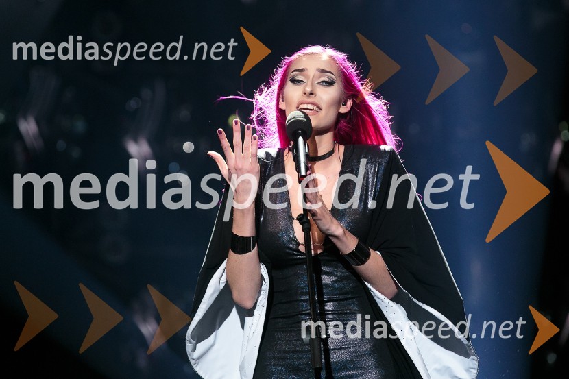  Sara Briški Cirman - Raiven, pevka, harfistka, RaivenEMA 2016: Zmagovalka je ManuElla