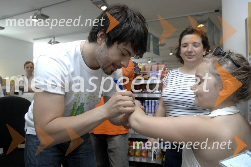 Toše Proeski, pevecToše Proeski: v spomin na tragično preminulega pevca