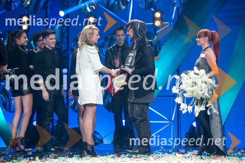  Manuela Brečko - Manuella, pevka, ManuElla;  Aleš Vovk - Raay, glasbenik, duo MaraayaEMA 2016: Zmagovalka je ManuElla