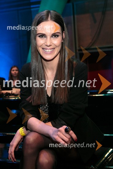  Ula  Furlan, igralka, voditeljicaEMA 2016: Zmagovalka je ManuElla