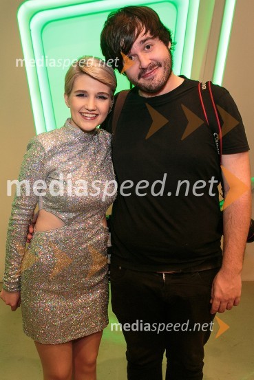  Anja Kotar, pevka;  Jani Ugrin, fotografEMA 2016: Zmagovalka je ManuElla