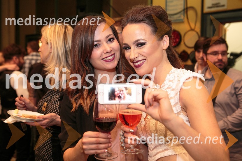  ... ;  Anja Baš, pevkaEMA 2016: Zmagovalka je ManuElla