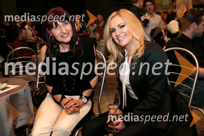  ... ;  Nuša Derenda, pevkaEMA 2016: Zmagovalka je ManuElla