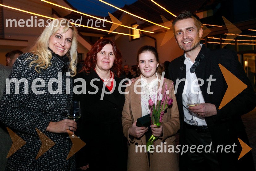  Miša Margan Kocbek, novinarka, Adria Media;  Magda Steyer, Vina Steyer;  Vaneja Steyer, Steyer Vina;  Gorazd Kocbek, Oljarna KocbekSteyerjevi okusi na prestopni dan s Tomažem Kavčičem in Petrom Grašom