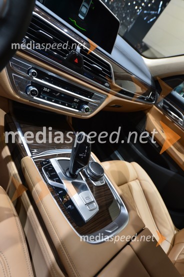 BMW 740Le xDrive86. avtomobilski salon Ženeva 2016