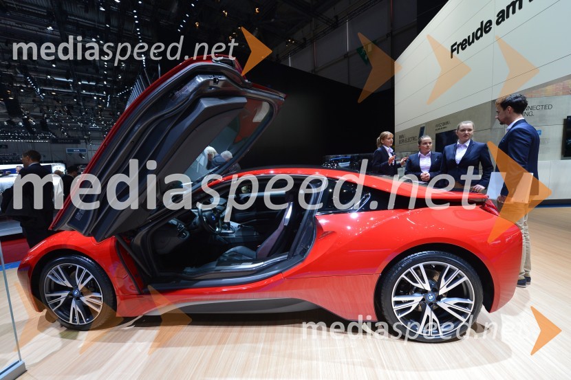 BMW i8 Protonic Red Edition86. avtomobilski salon Ženeva 2016