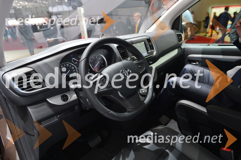 Toyota Proace Verso86. avtomobilski salon Ženeva 2016