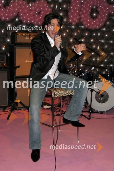  Klemen Slakonja, igralec, komik in TV voditeljKlemen Slakonja in vsi njegovi obrazi