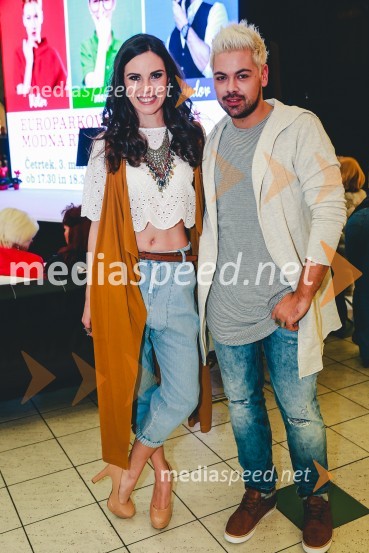  Ula  Furlan, igralka, voditeljica;  Nejc Simšič, novinarEuroparkova pomladna modna revija 2016