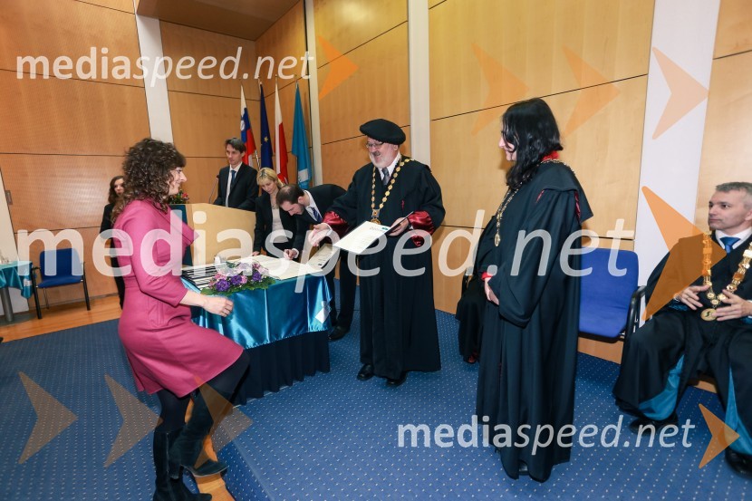  dr. Verena Rosič Feguš, Pravna fakulteta, Univerza v Mariboru; prof. dr. Igor Tičar, rektor, Univerza v Mariboru;  izr. prof. dr.  Janja Hojnik, Prodekanica za raziskovalno dejavnost in mednarodne odnose, Pravna fakulteta, Univerza v MariboruPromocija doktorjev znanosti UM, marec 2016