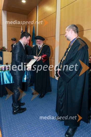  dr. Simon Jurič, Fakulteta za elektrotehniko, računalništvo in informatiko, Univerza v Mariboru; prof. dr. Igor Tičar, rektor, Univerza v Mariboru; prof. dr. Borut  Žalik, dekan, Fakulteta za elektrotehniko, računalništvo in informatiko, Univerza v MariboruPromocija doktorjev znanosti UM, marec 2016