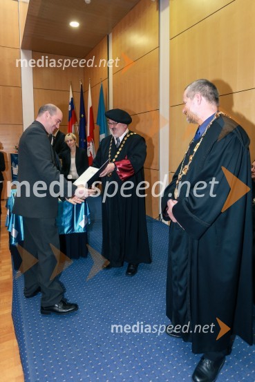  dr. Lovro Belak, Fakulteta za elektrotehniko, računalništvo in informatiko, Univerza v Mariboru; prof. dr. Igor Tičar, rektor, Univerza v Mariboru; prof. dr. Borut  Žalik, dekan, Fakulteta za elektrotehniko, računalništvo in informatiko, Univerza v MariboruPromocija doktorjev znanosti UM, marec 2016