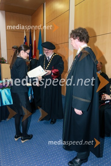  dr. Aleksandra  Petrovič, Fakulteta za kemijo in kemijsko tehnologijo Univerze v Mariboru; prof. dr. Igor Tičar, rektor, Univerza v Mariboru; prof. dr. Zdravko Kravanja, Fakulteta za kemijo in kemijsko tehnologijo, Univerza v MariboruPromocija doktorjev znanosti UM, marec 2016