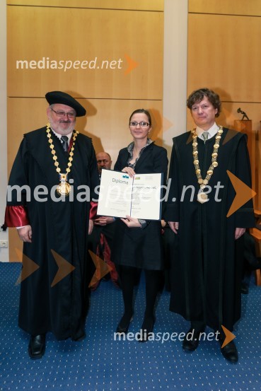 prof. dr. Igor Tičar, rektor, Univerza v Mariboru;  dr. Aleksandra  Petrovič, Fakulteta za kemijo in kemijsko tehnologijo Univerze v Mariboru; prof. dr. Zdravko Kravanja, Fakulteta za kemijo in kemijsko tehnologijo, Univerza v MariboruPromocija doktorjev znanosti UM, marec 2016