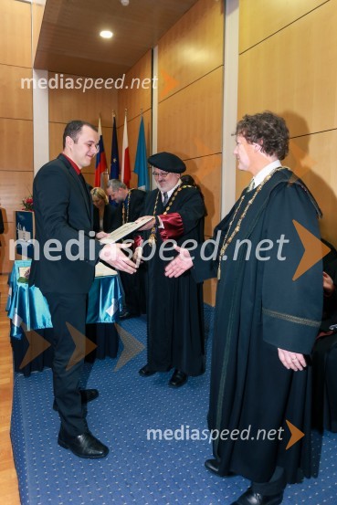  dr. Peter  Trop, Fakulteta za kemijo in kemijsko tehnologijo, Univerza v Mariboru; prof. dr. Igor Tičar, rektor, Univerza v Mariboru; prof. dr. Zdravko Kravanja, Fakulteta za kemijo in kemijsko tehnologijo, Univerza v MariboruPromocija doktorjev znanosti UM, marec 2016