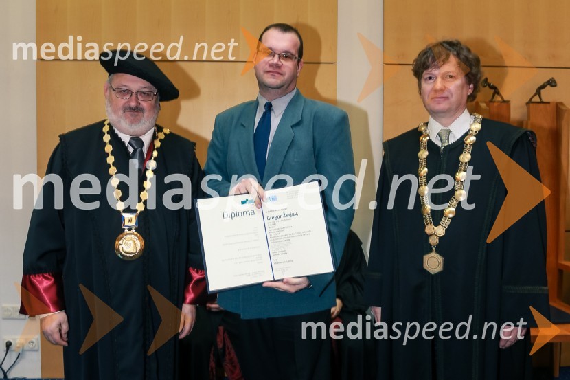 prof. dr. Igor Tičar, rektor, Univerza v Mariboru;  dr. Gregor Žerjav, Fakulteta za kemijo in kemijsko tehnologijo, Univerza v Mariboru; prof. dr. Zdravko Kravanja, Fakulteta za kemijo in kemijsko tehnologijo, Univerza v MariboruPromocija doktorjev znanosti UM, marec 2016