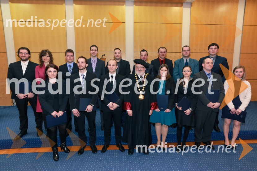  dr. Andrej Cupar, Fakulteta za strojništvo, Univerza v Mairboru;  dr. Verena Rosič Feguš, Pravna fakulteta, Univerza v Mariboru;  dr. Saša Štraus, Fakulteta za kmetijstvo in biosistemske vede, Univerza v Mariboru;  dr. Tomaž Irgolič, Fakulteta za strojništvo, Univerza v Mariboru;  dr. Miha Šepec, Pravna fakulteta, Univerza v Mariboru;  dr. Lucijan  Korošec, Fakulteta za elektrotehniko, računalništvo in informatiko, Univerza v Mariboru;  dr. Tine Konjedic, Fakulteta za elektrotehniko, računalništvo in informatiko;  dr. Marko Kobal , Fakulteta za elektrotehniko, računalništvo in informatiko, univerza v Mariboru; prof. dr. Igor Tičar, rektor, Univerza v Mariboru;  dr. Simon Jurič, Fakulteta za elektrotehniko, računalništvo in informatiko, Univerza v Mariboru;  dr. Peter  Trop, Fakulteta za kemijo in kemijsko tehnologijo, Univerza v Mariboru;  dr. Lili Nemec Zlatolas, Fakulteta za elektrotehniko, računalništvo in informatiko, Univerza v Mariboru;  dr. Gregor Žerjav, Fakulteta za kemijo in Promocija doktorjev znanosti UM, marec 2016