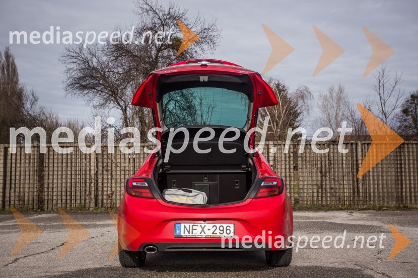Opel Insignia 2.0 CDTi ECOTEC Cosmo, visoko odpiranje prtljažnih vratOpel Insignia 2.0 CDTi ECOTEC Cosmo, mediaspeed test