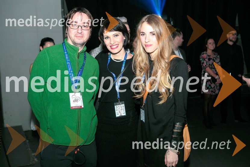  Tony Carter, radijski voditelj;  Mojca Gornik, radijska voditeljica;  Kaja KavčičAktualov dan žena 2016