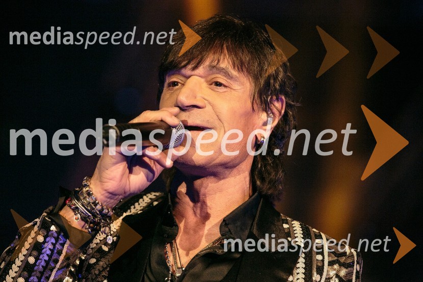  Jasmin Stavros, pevecAktualov dan žena 2016