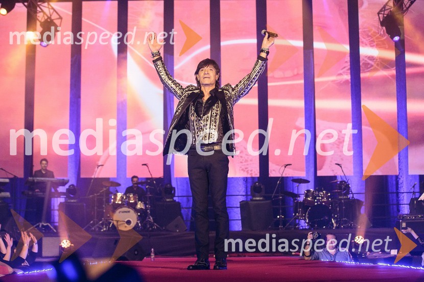  Jasmin Stavros, pevecAktualov dan žena 2016