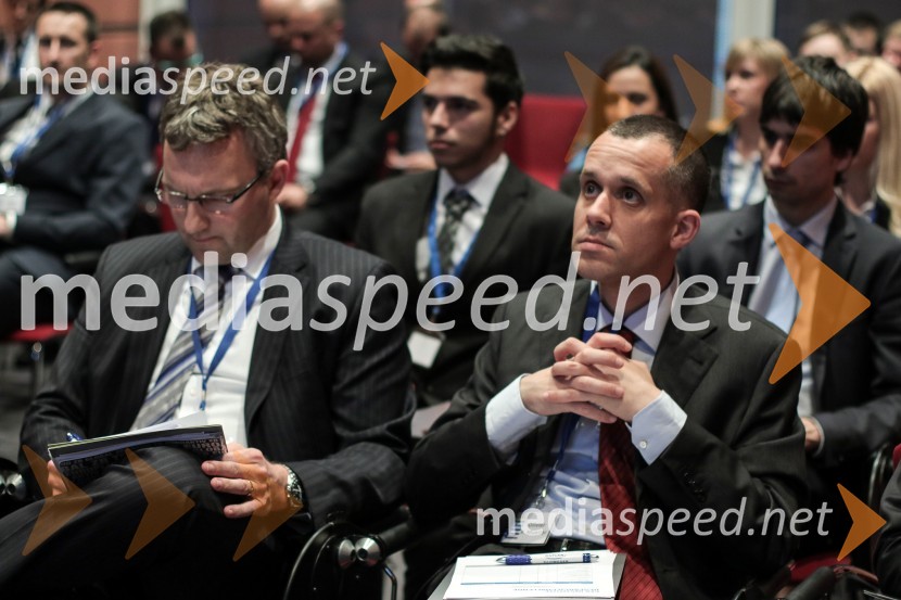 mag. Hrvoje Krstulović, predsednik uprave ZB Invest;  Olivier P. Mueller, CFA, CAIA, FRM, direktor na Credit SuisseCFA Institute Research Challenge 2016, lokalni finale