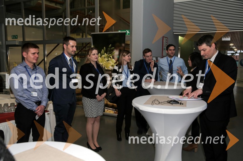  Sandi Žnidarič;  Jure Rogač, mentor ekipe iz EPF;  Martina Lubšina;  Bojan Ivanc, CFA, CAIA, vodja analitske skupine SKEP GZSCFA Institute Research Challenge 2016, lokalni finale