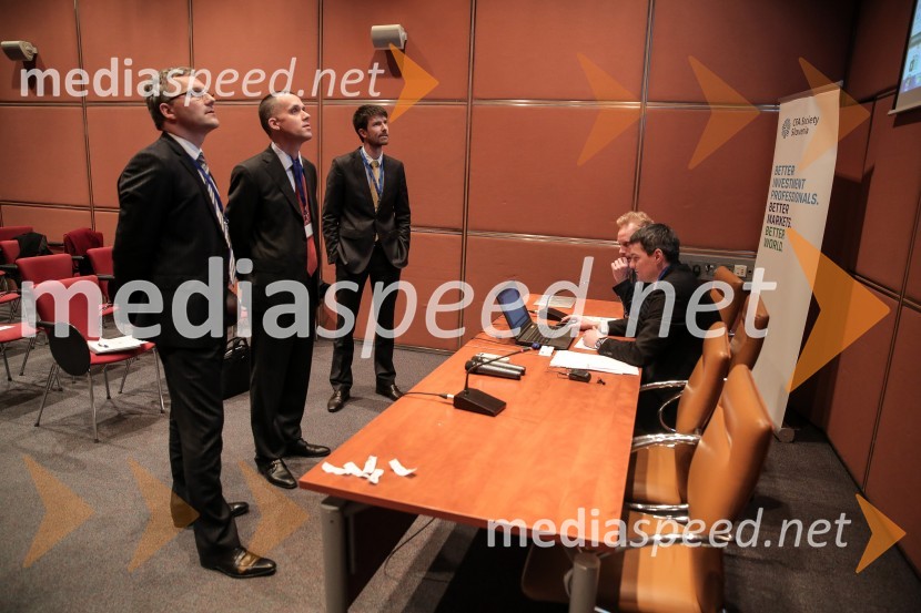 mag. Hrvoje Krstulović, predsednik uprave ZB Invest;  Olivier P. Mueller, CFA, CAIA, FRM, direktor na Credit Suisse;  Blaž Hribar, CFA, član uprave Pokojninske družbe A;  Dejan Goljuf, CFA, član upravnega odbora društva CFA Society Slovenia, vodja investicij na Banki Slovenije;  Bojan Ivanc, CFA, CAIA, vodja analitske skupine SKEP GZSCFA Institute Research Challenge 2016, lokalni finale