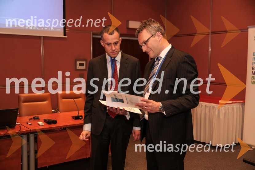  Olivier P. Mueller, CFA, CAIA, FRM, direktor na Credit Suisse; mag. Hrvoje Krstulović, predsednik uprave ZB InvestCFA Institute Research Challenge 2016, lokalni finale