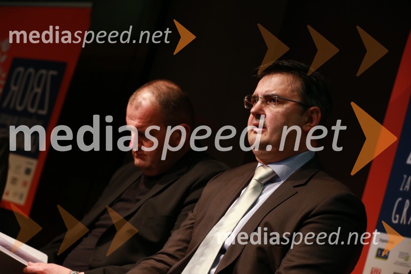  Mirko Požar, predstavnik ZORG in predsednik Zbornice za gradbeništvo SlovenijeZbor za oživitev in razvoj gradbeništva, novinarska konferenca