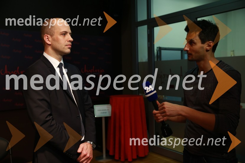  Martin Gosenca, predsednik uprave podjetja CGP;  ... Zbor za oživitev in razvoj gradbeništva, novinarska konferenca