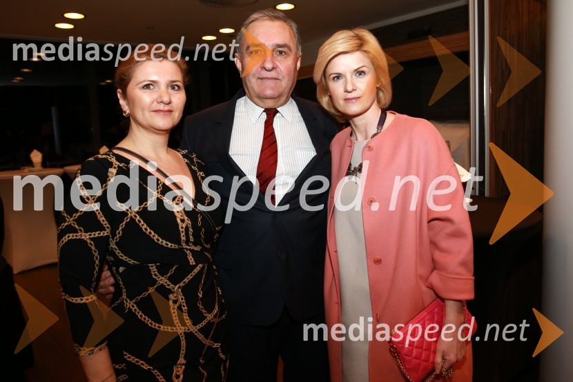  Dolores Podbevšek, direktorica marketinga Delo, d.d.;  Bojan Budja, odgovorni urednik dnevnika Slovenske novice ;  Dragica  Grilj, direktorica trženja, Delo d.d.Ona 365 za leto 2015 je Maja Plaz