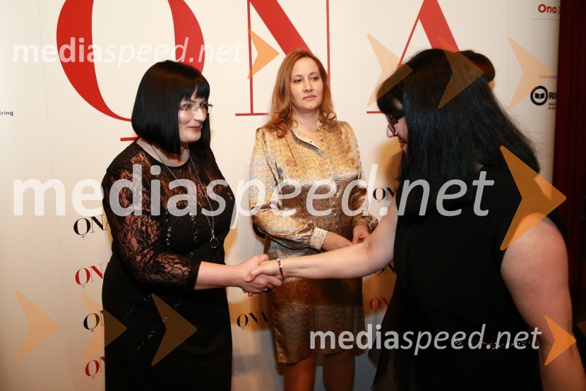 Nataša  Luša, prokuristka, Delo d.d.;  Judita Železnik, tržno komuniciranje Kozmetike AfroditaOna 365 za leto 2015 je Maja Plaz