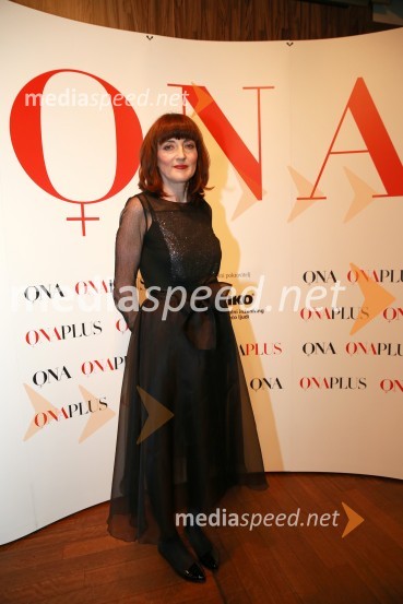  Sabina Obolnar, urednica revij Ona ter OnaplusOna 365 za leto 2015 je Maja Plaz