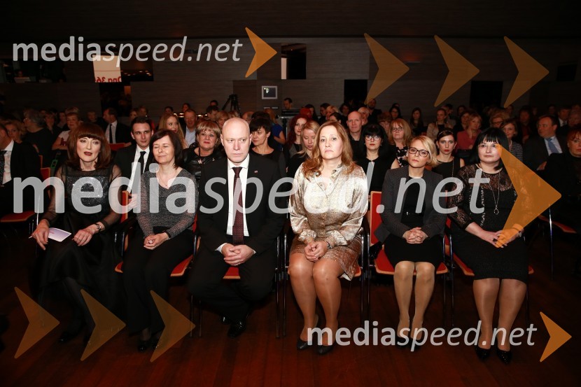  Sabina Obolnar, urednica revij Ona ter Onaplus;  Mateja Gantar; dr. Milan Brglez, predsednik Državnega zbora Republike Slovenije; mag. Irma Gubanec, predsednica uprave Delo d.d.; dr. Anja Kopač Mrak, ministrica za delo, družino in enake možnosti;  Nataša  Luša, prokuristka, Delo d.d.Ona 365 za leto 2015 je Maja Plaz