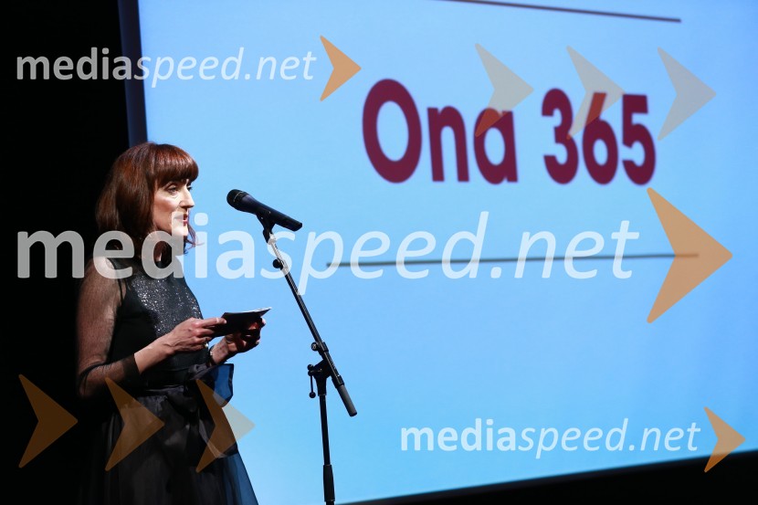  Sabina Obolnar, urednica revij Ona ter OnaplusOna 365 za leto 2015 je Maja Plaz