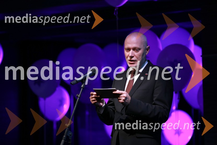 dr. Milan Brglez, predsednik Državnega zbora Republike SlovenijeOna 365 za leto 2015 je Maja Plaz