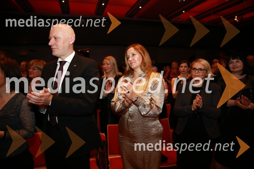 dr. Milan Brglez, predsednik Državnega zbora Republike Slovenije; mag. Irma Gubanec, predsednica uprave Delo d.d.; dr. Anja Kopač Mrak, ministrica za delo, družino in enake možnostiOna 365 za leto 2015 je Maja Plaz
