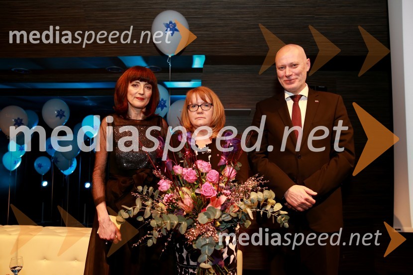  Sabina Obolnar, urednica revij Ona ter Onaplus;  Maja Plaz, predsednica društva SOS-telefon; dr. Milan Brglez, predsednik Državnega zbora Republike SlovenijeOna 365 za leto 2015 je Maja Plaz